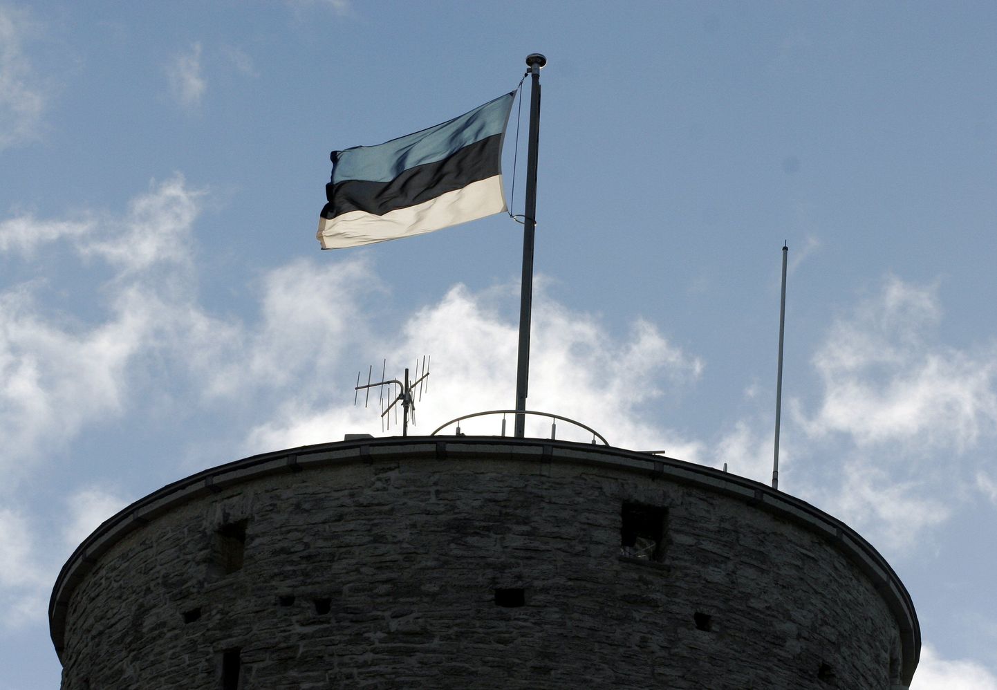 Eesti lipu langetamise taustaks hakkab homme õhtust kõlama Ernesaksa teos.