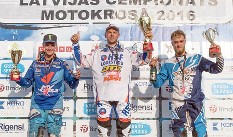 Roberts Justs pēc uzvaras Latvijas motokrosa čempionāta 3.posmā Cēsīs 