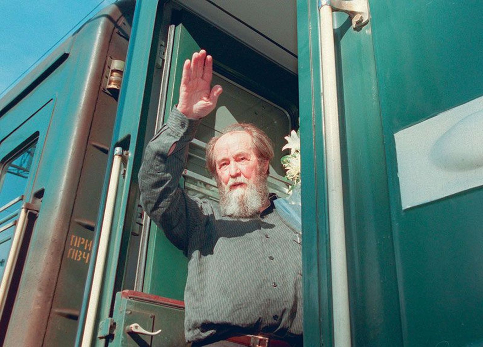 1994: Aleksandr Solženitsõn naaseb pärast pikki pagulusaastaid Venemaale, võttes ette rongireisi läbi kogu riigi.