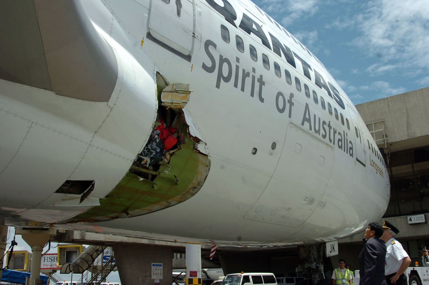 Austraalia lennufirma Qantase Boeing 747-400 pärast hädamaandumist Manilas.