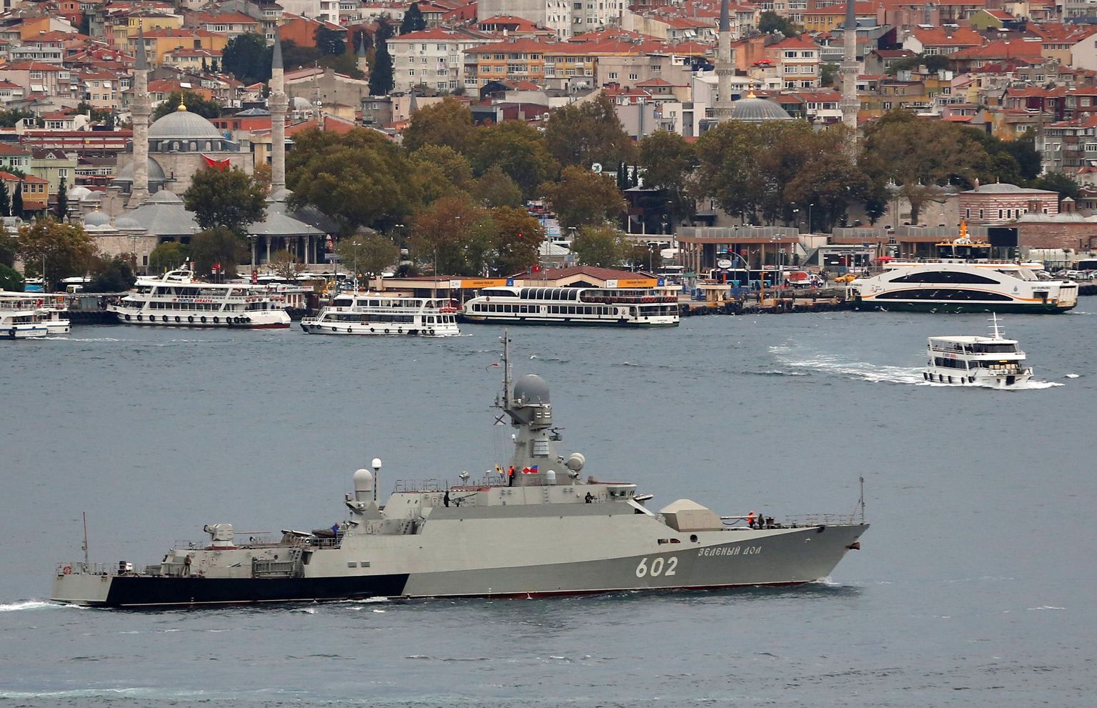 16. oktoobril Ceuta sadamas peatunud Vene korvett Zelenõi Dol Bosporusel.