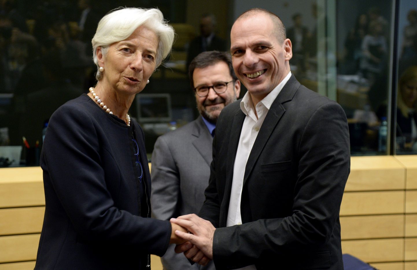 Kreeka rahandusminister Yanis Varoufakis (paremal) ja Rahvusvahelise Valuutafondi (IMF) juht Christine Lagardetäna täna eurogrupi nõupidamisel.