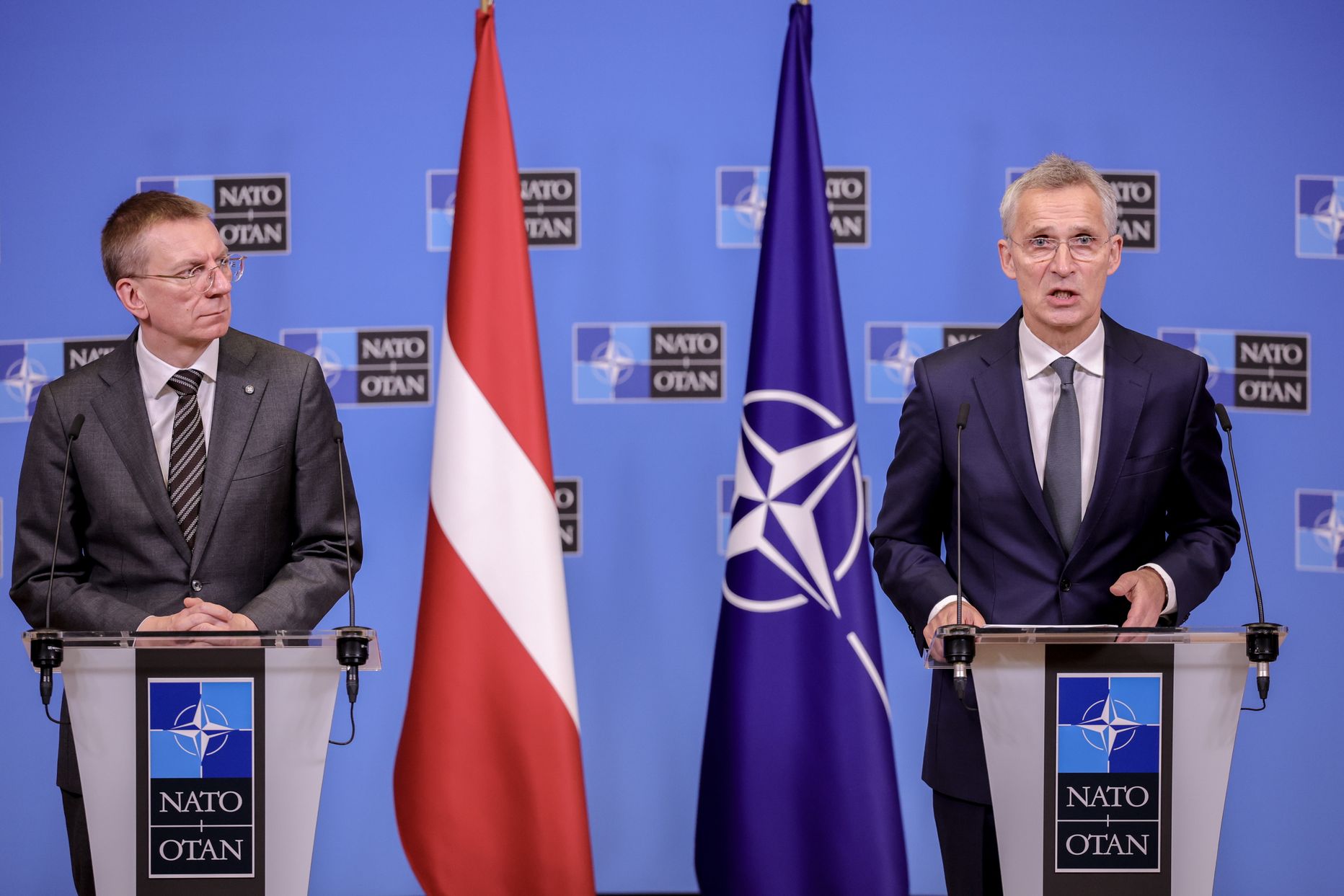 Latvijas Valsts prezidents Edgars Rinkēvičs un Ziemeļatlantijas līguma organizācijas ģenerālsekretārs Jenss Stoltenbergs