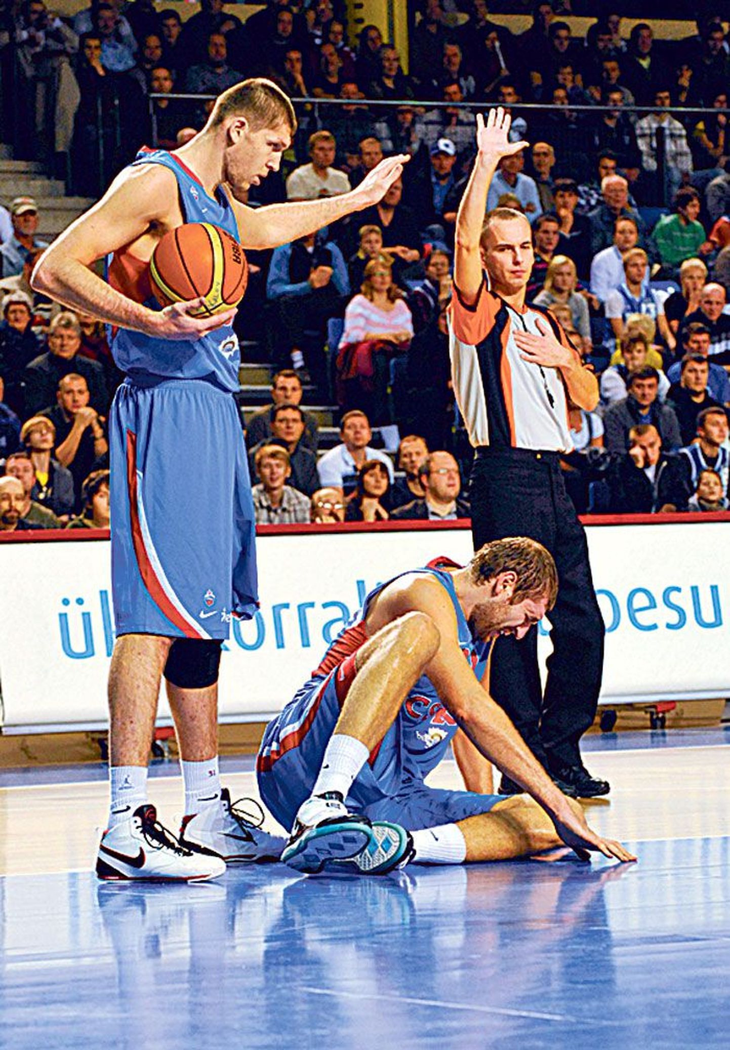 CSKA keskmängija Dmitri Sokolov vigastas jalga.