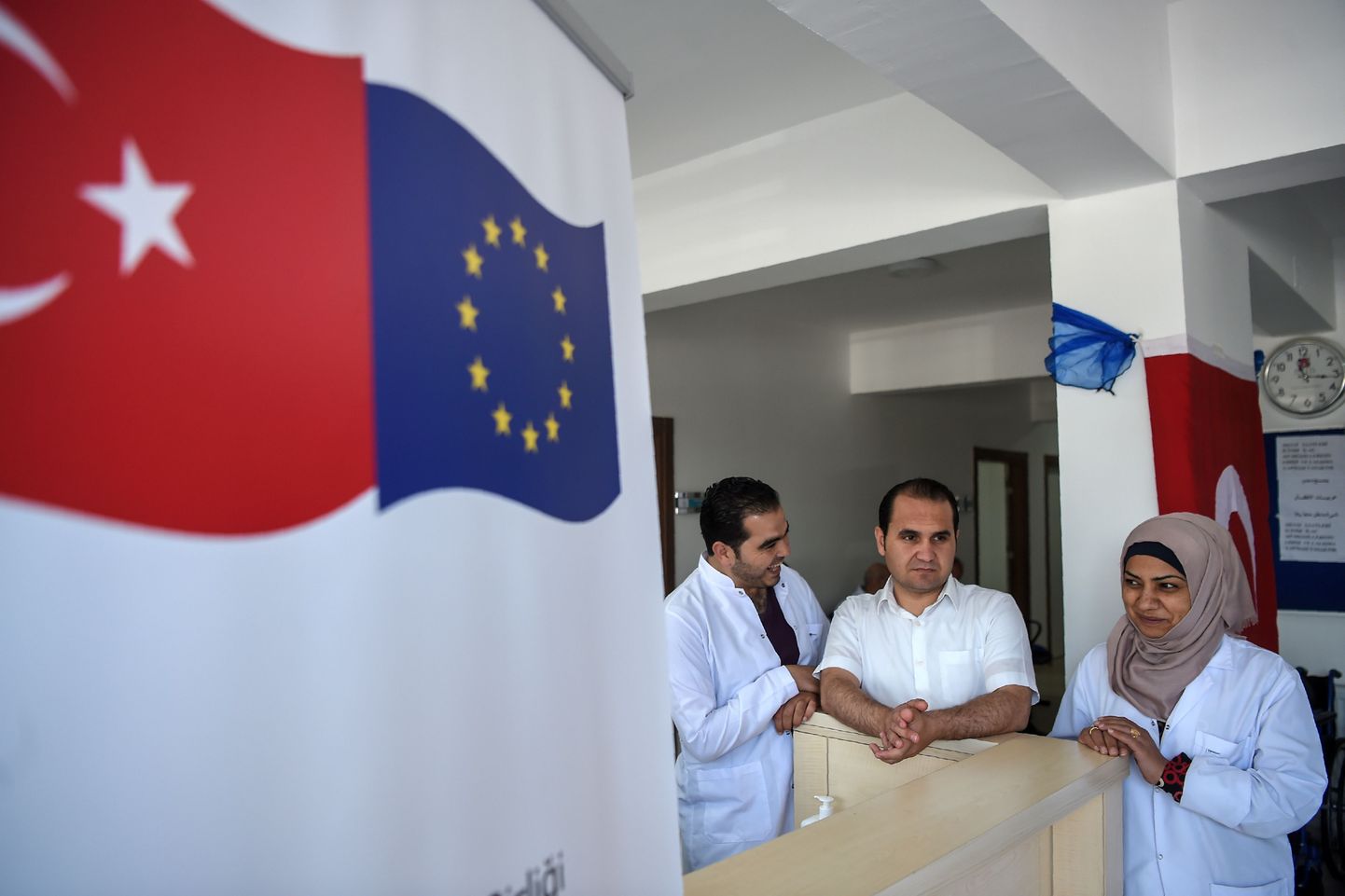 Türgi ja ELi lipud arstikabinetis