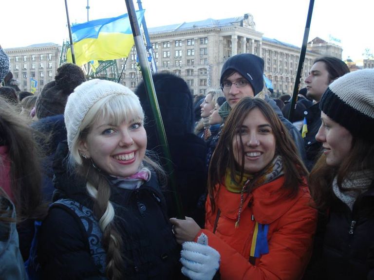 Iuliia Krisheminska sõpradega Kiievi rahutuste ajal. Autor: erakogu.