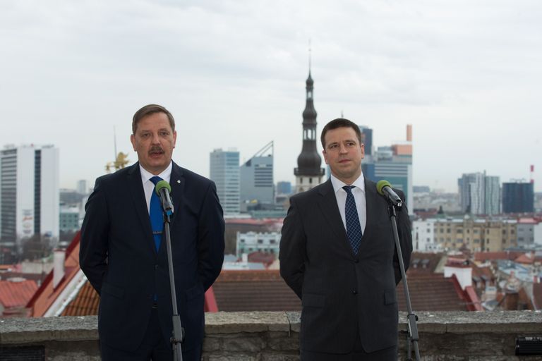 Keskerakond avalikustas 15. mai hommikul, et kohalikel valimistel on nende kandidaat Tallinna linnapea kohale praegune tegevlinnapea Taavi Aas (vasakul), paremal peaminister Jüri Ratas.