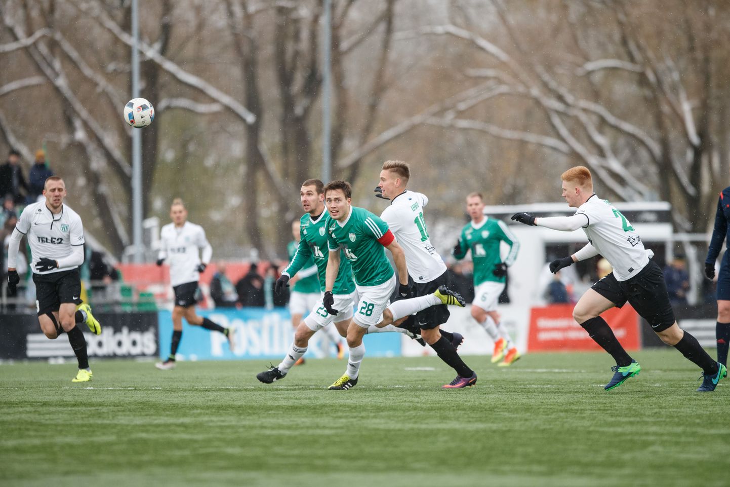 Tallinna Levadia alistas jalgapalli Eesti meistrivõistluste viimases voorus FC Flora 2:1. Rimo Hunt (nr 28).