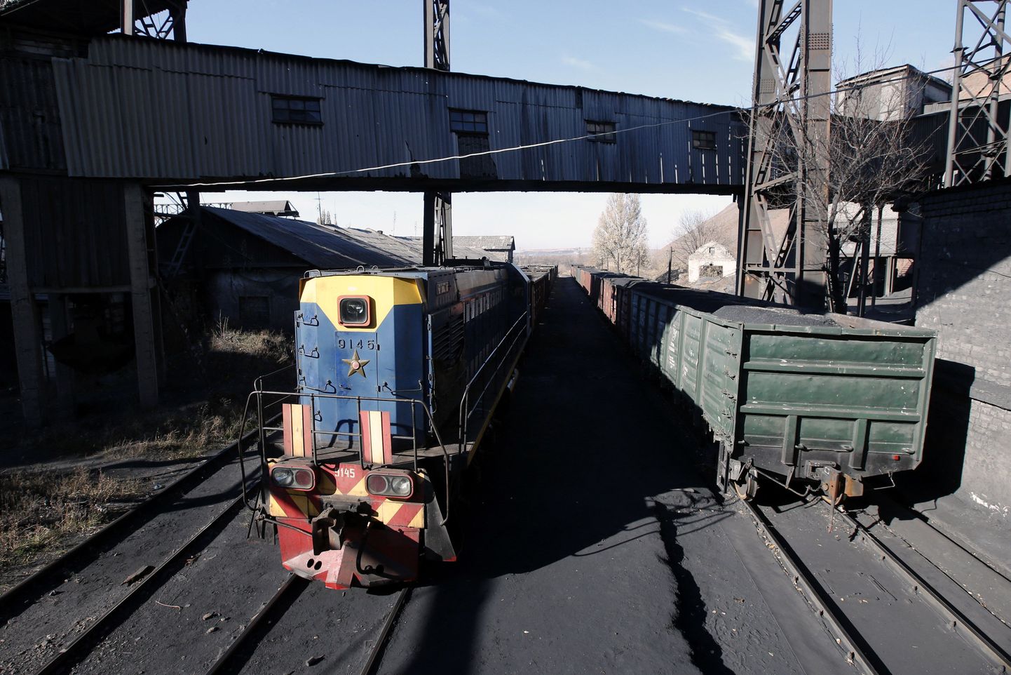 Rongide laadimine kivisöega Donbassis.