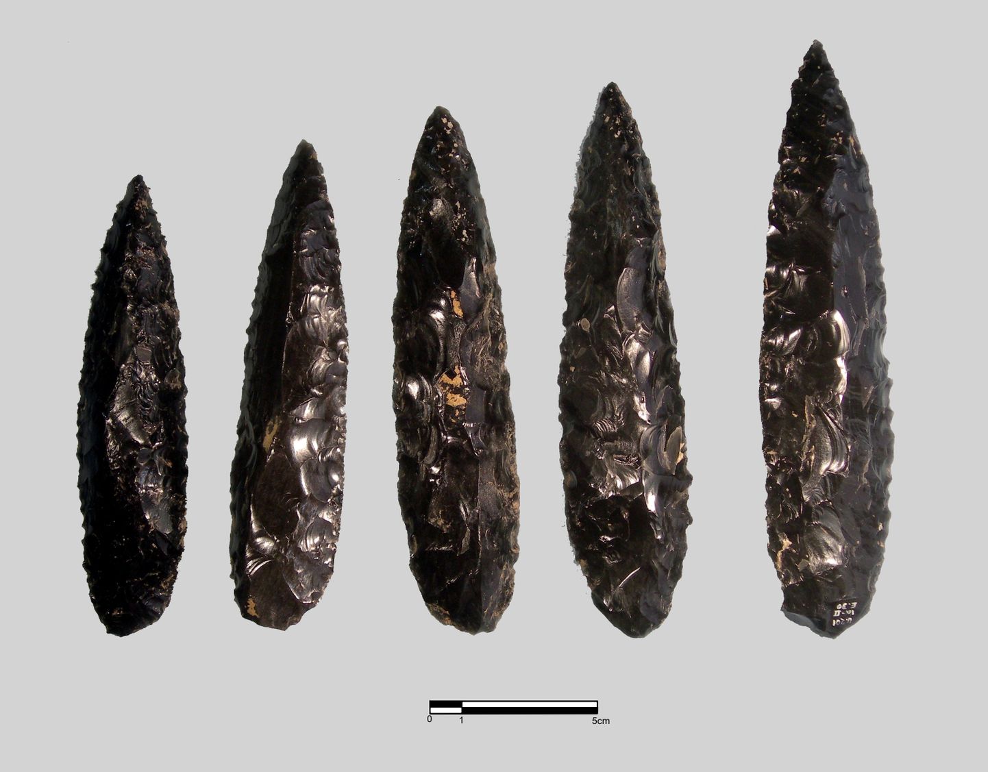 Cantonast leitud obsidiaanist noad