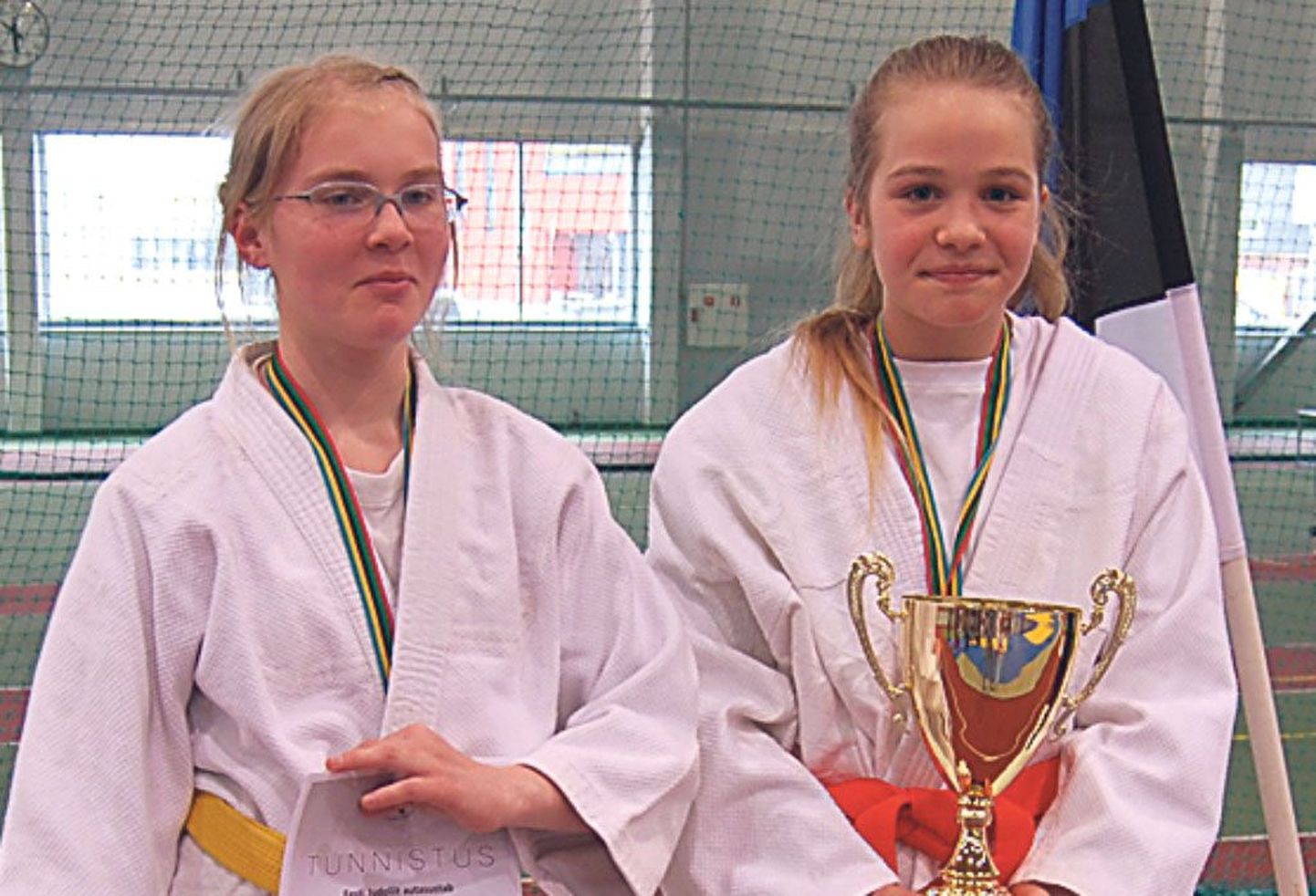 Rebecca Särav (paremal) võitis Võrus meistrikulla, Tuuli Lääts teenis pronksmedali.