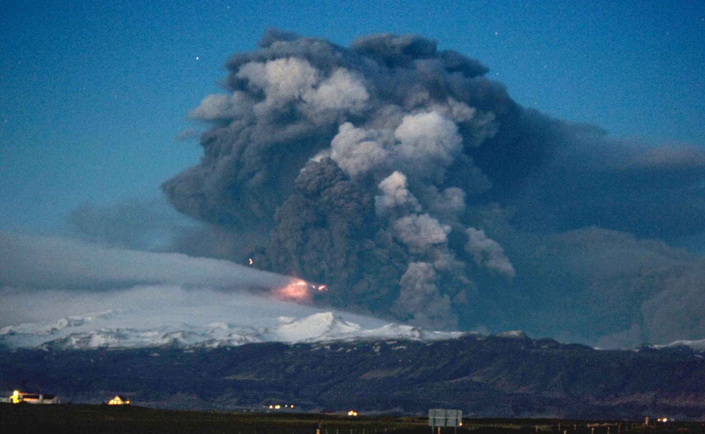 Исландский вулкан вызвал в Европе транспортный хаос.