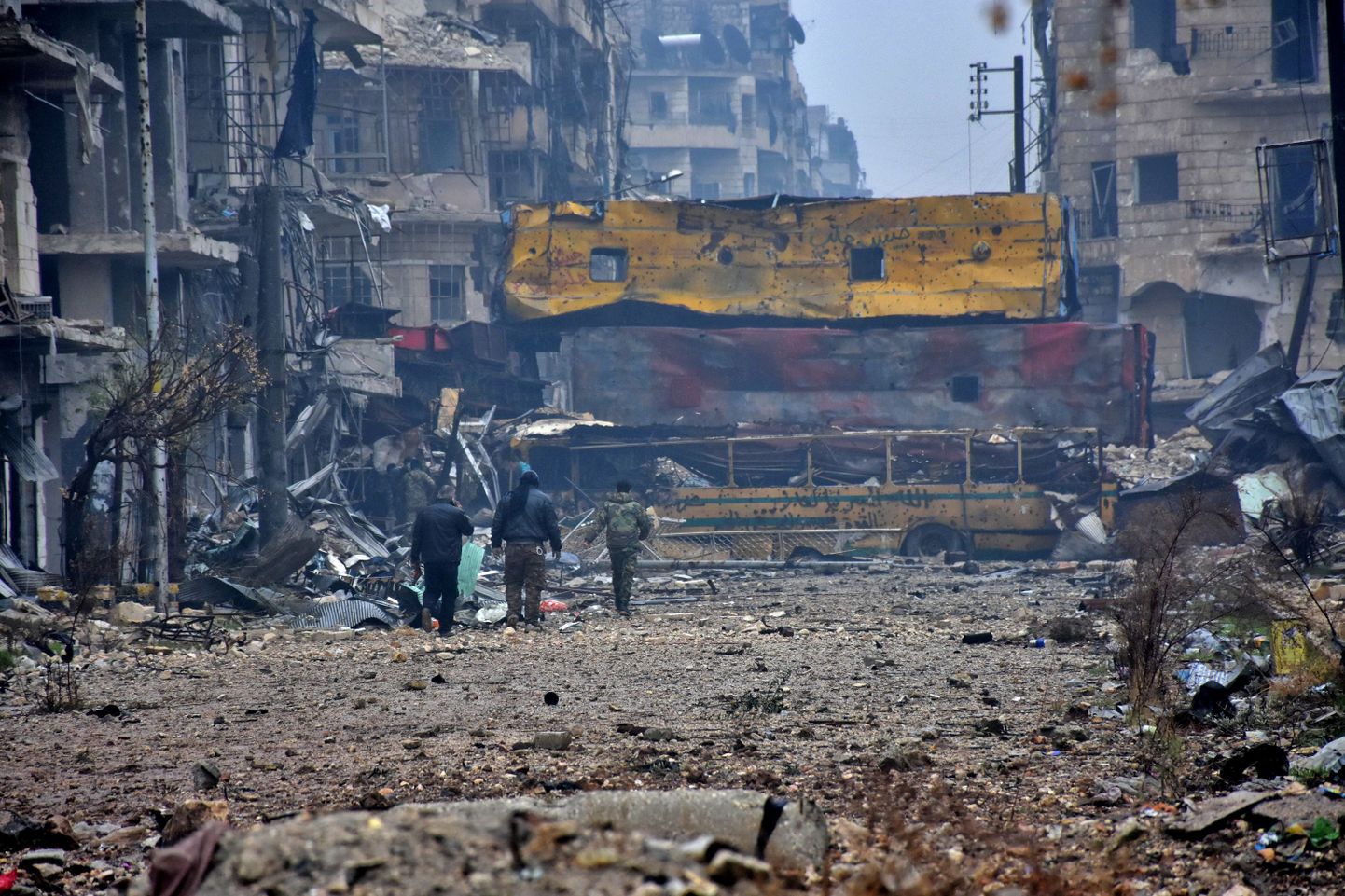 Süüria valitsuväed Aleppo Bustan al-Qasri piirkonnas.