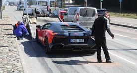 Fotod: katkise Lamborghini kõrval põrkasid kokku kolm autot