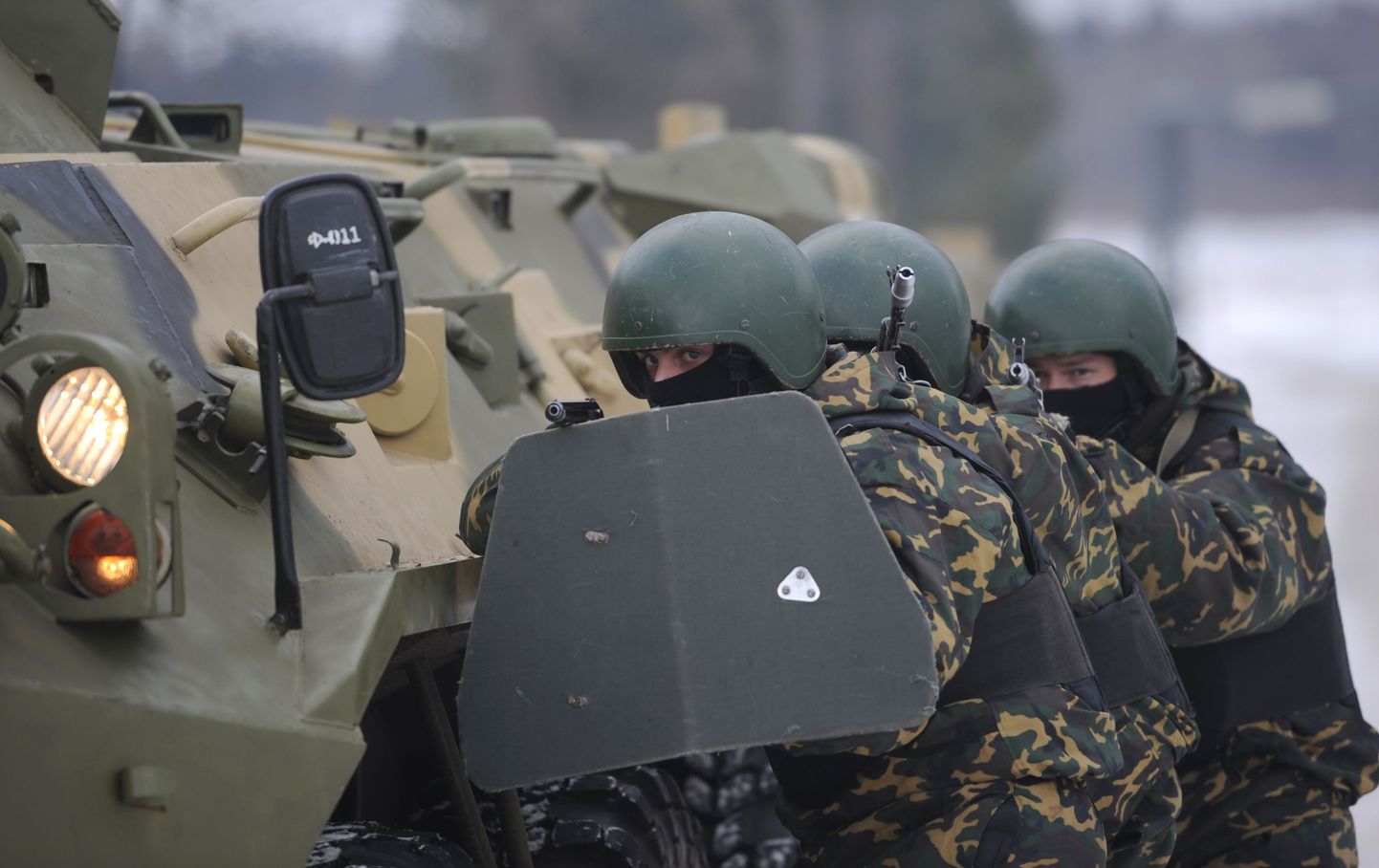 Vene siseväelased harjutamas terrorismivastast võitlust