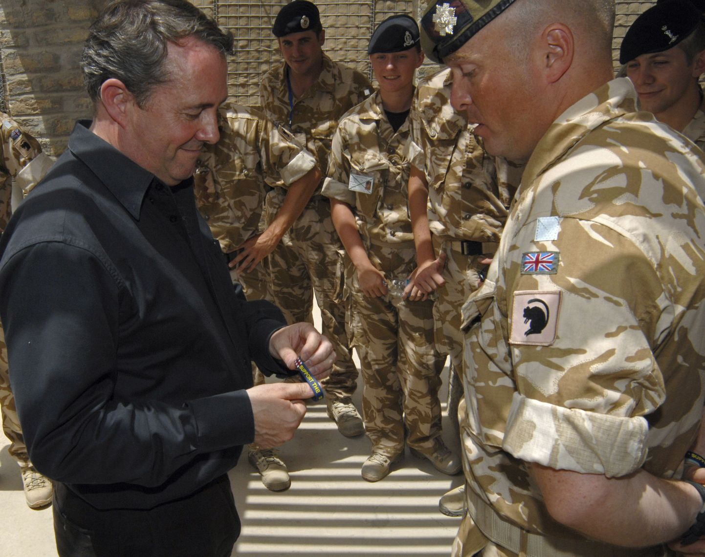 Briti kaitseminister Liam Fox kohtumisel oma kodumaa sõduritega Helmandis Lashkar Gah' sõjaväebaasis.