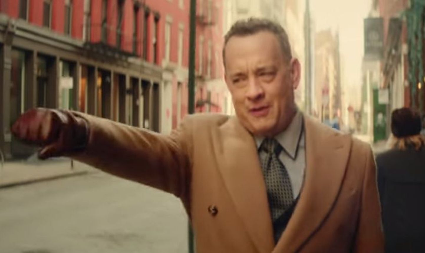 Tom Hanks laulu «I Really Like You» videos
