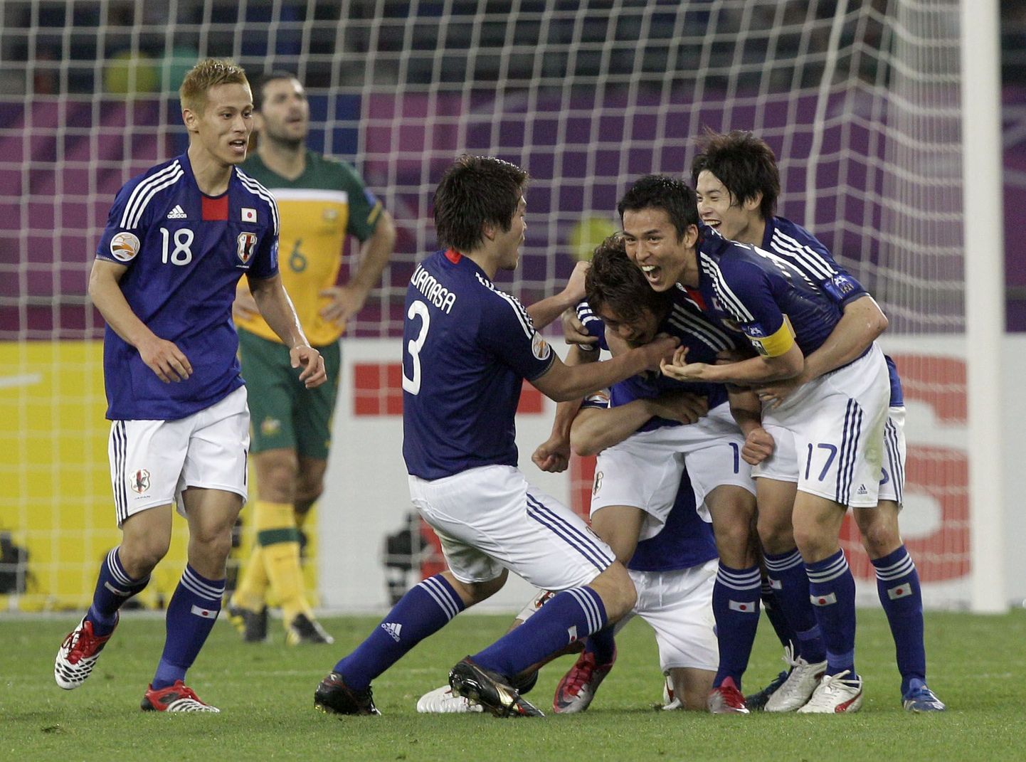 Сборная Японии во время финального матча.