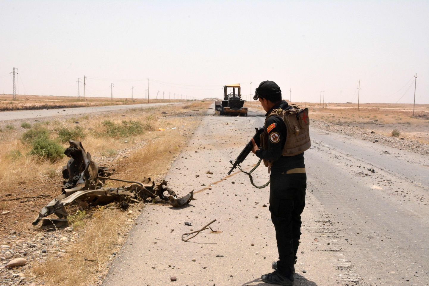 Iraagi valitsusvägede sõdur Qayyarah'sse viival teel.