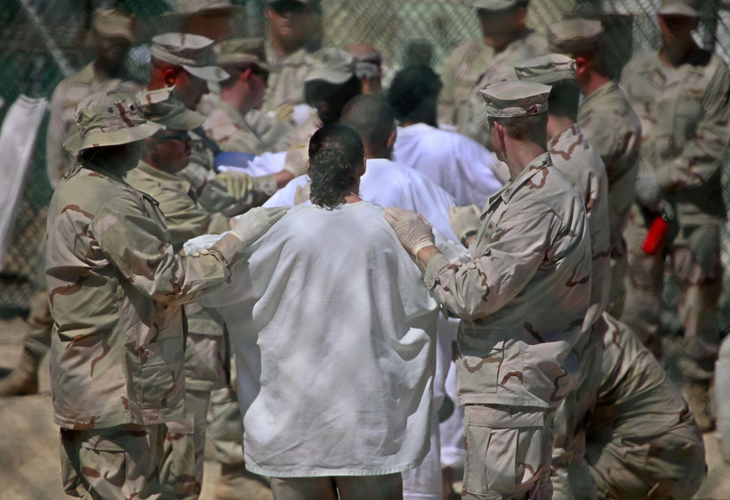 Guantanamos peetakse siiani kinni umbes 240 inimest.