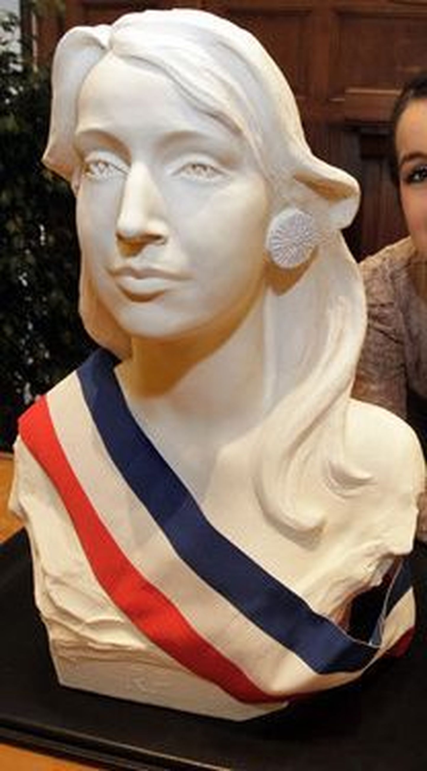 Prantsusmaa sümboli Marianne`i kuju. Fotol olev skulptuur ei ole looga seotud