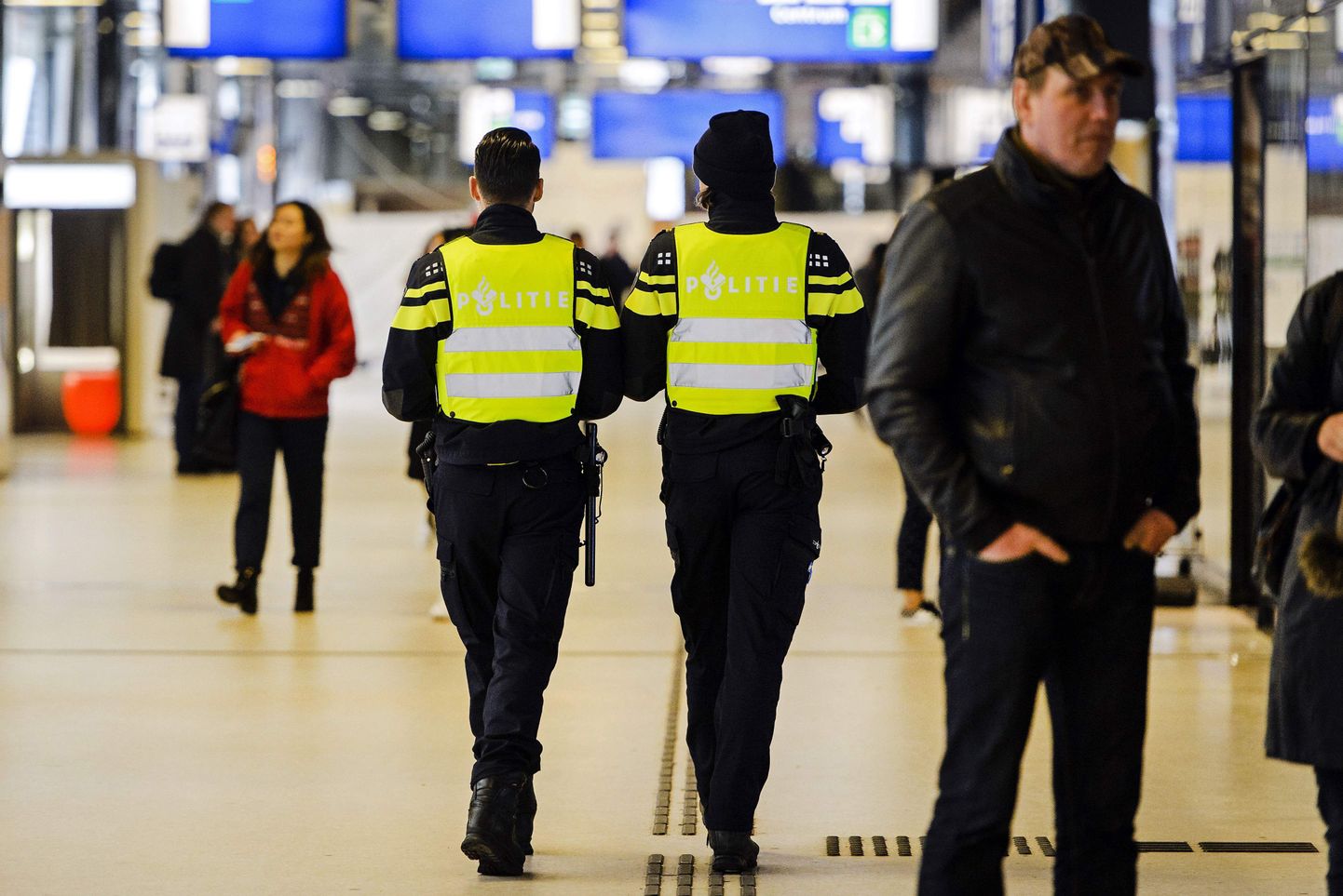Hollandi politsei Amsterdami lennujaamas patrullimas.
