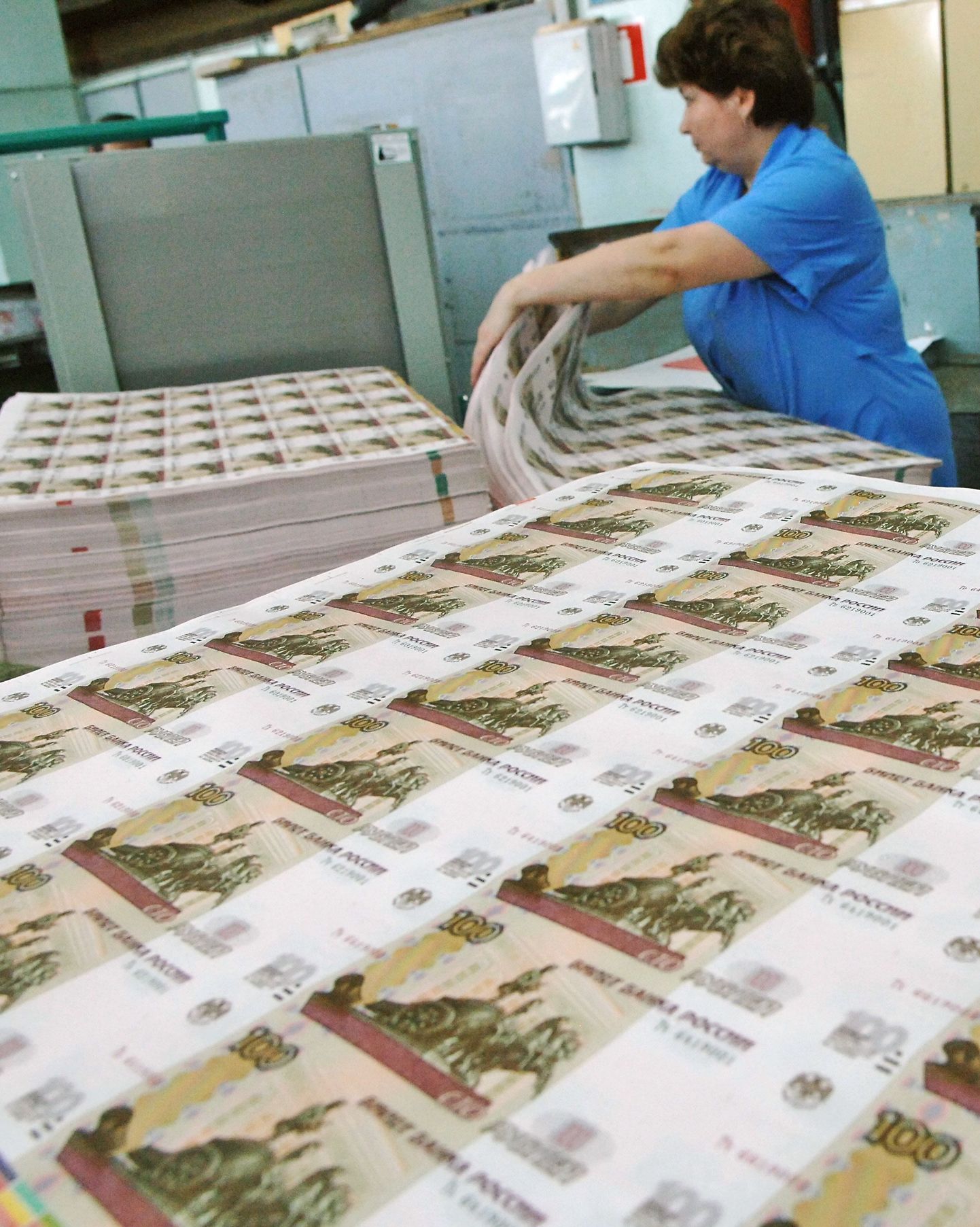 100-rublase rahatähed Moskva trükikojas