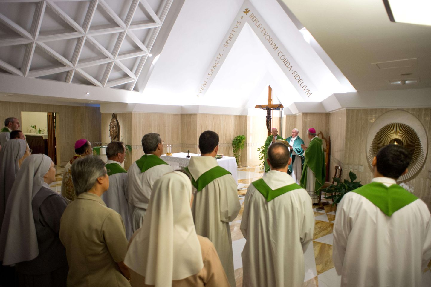 Vatikan võib kaaluda preestrite tsölibaadist vabastamist
