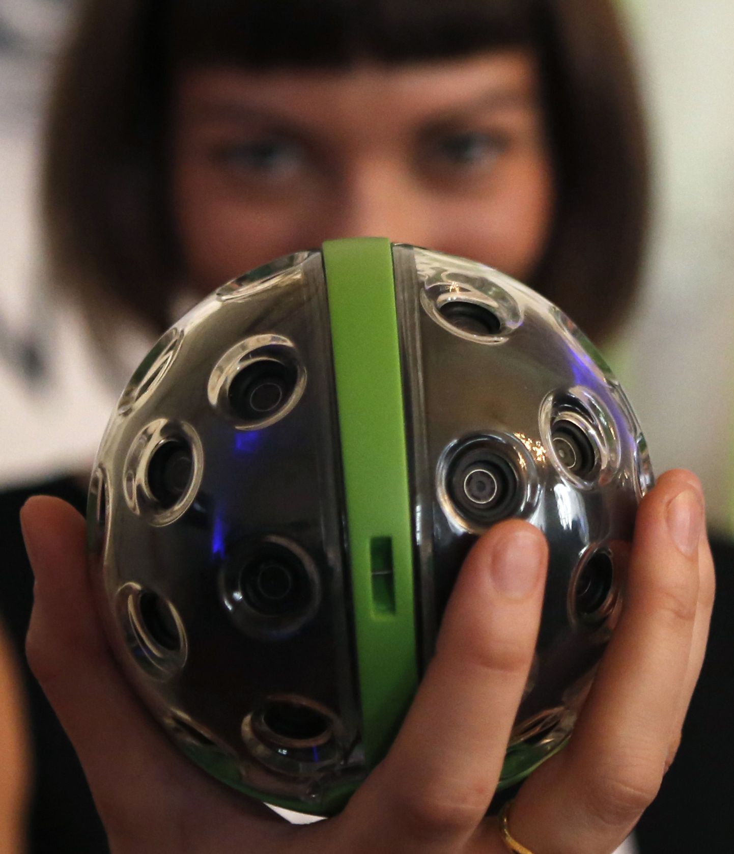 Saksamaa idufirma Panono näitab 360 kraadist kaamerat.