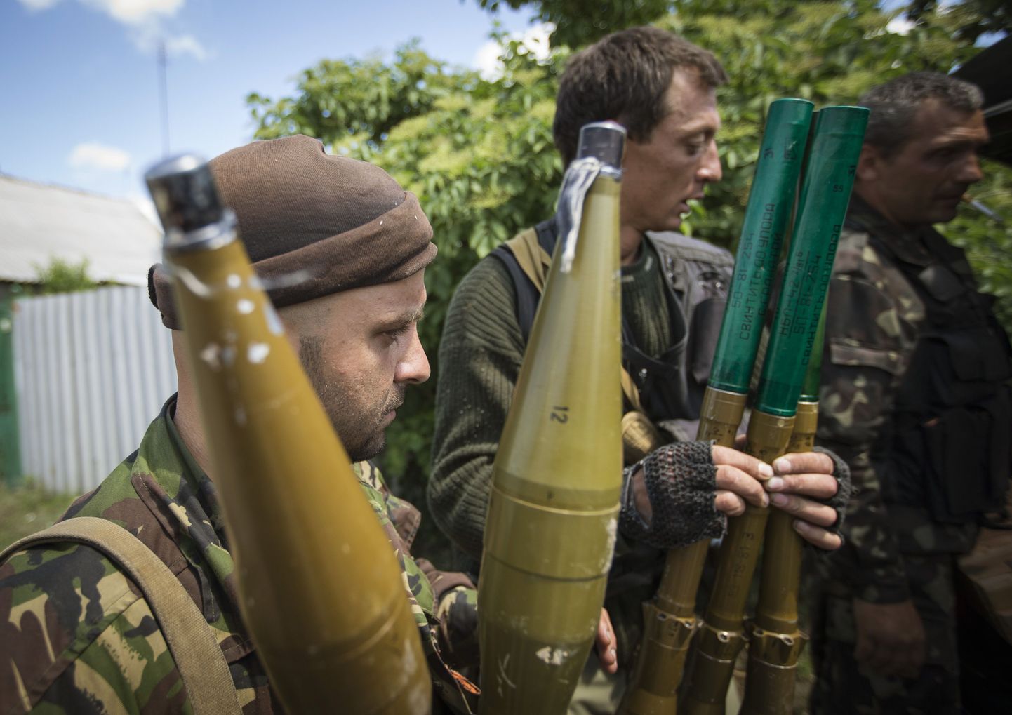 Ida-Ukraina separatistid granaadiheitjatega lahinguks valmistumas.