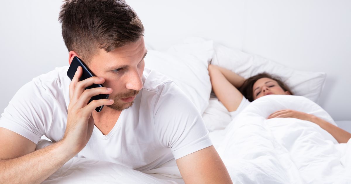 Cheating while phone bf