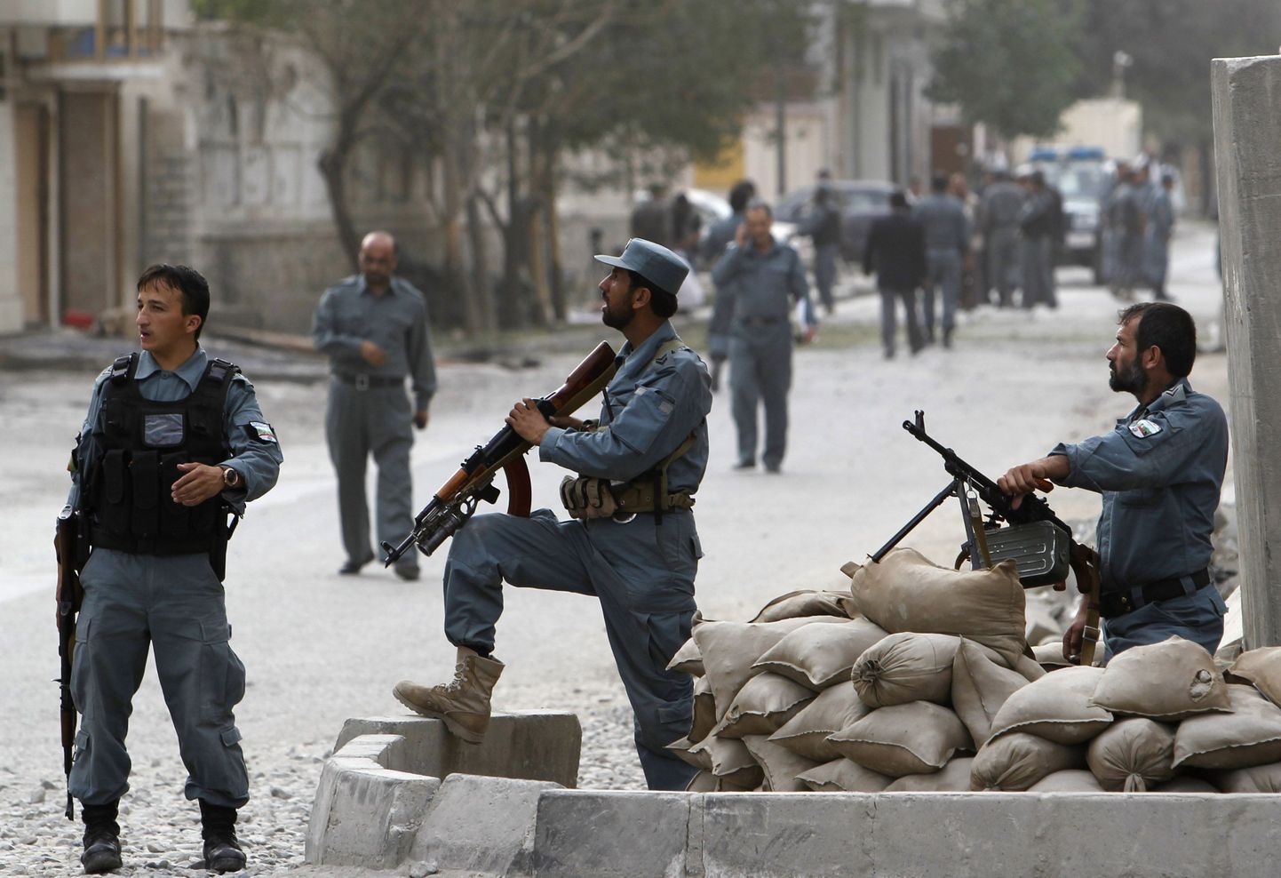 Afgaani politsei eile sündmuskohal valvet pidamas.
