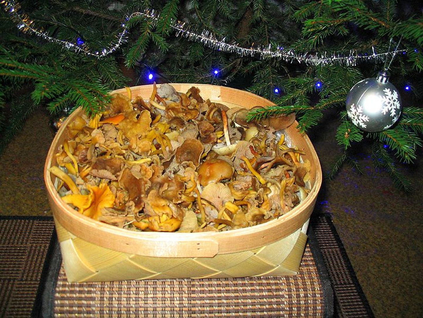 Paarsada grammi vähem kui kaks kilo – selline oli jõulupühade-eelne seenesaak.