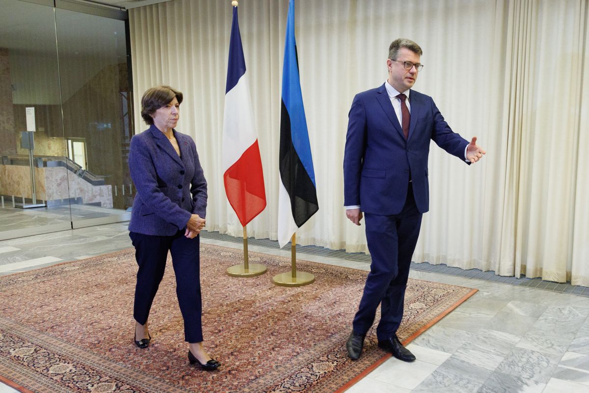 Глава МИД Эстонии встречается с французской коллегой. 