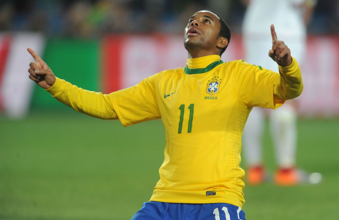 Robinho saab taas selga tõmmata Brasiilia koondise särgi.