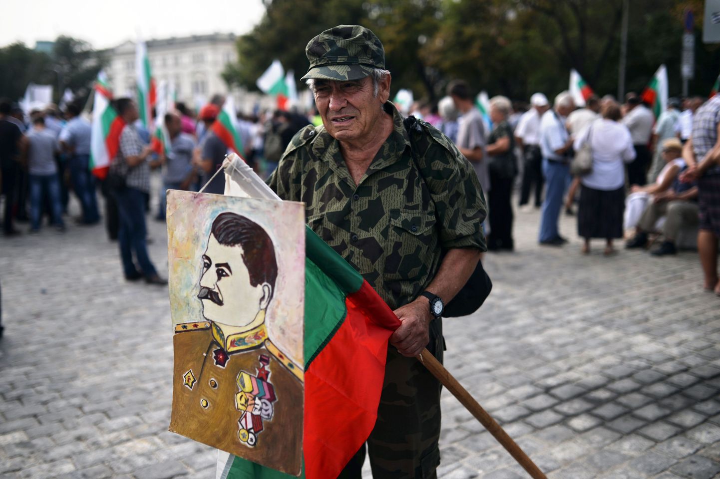 Bulgaaria Sotsialistliku partei poolehoidja avaldamas pealinnas Sofias valitsusele toetust.