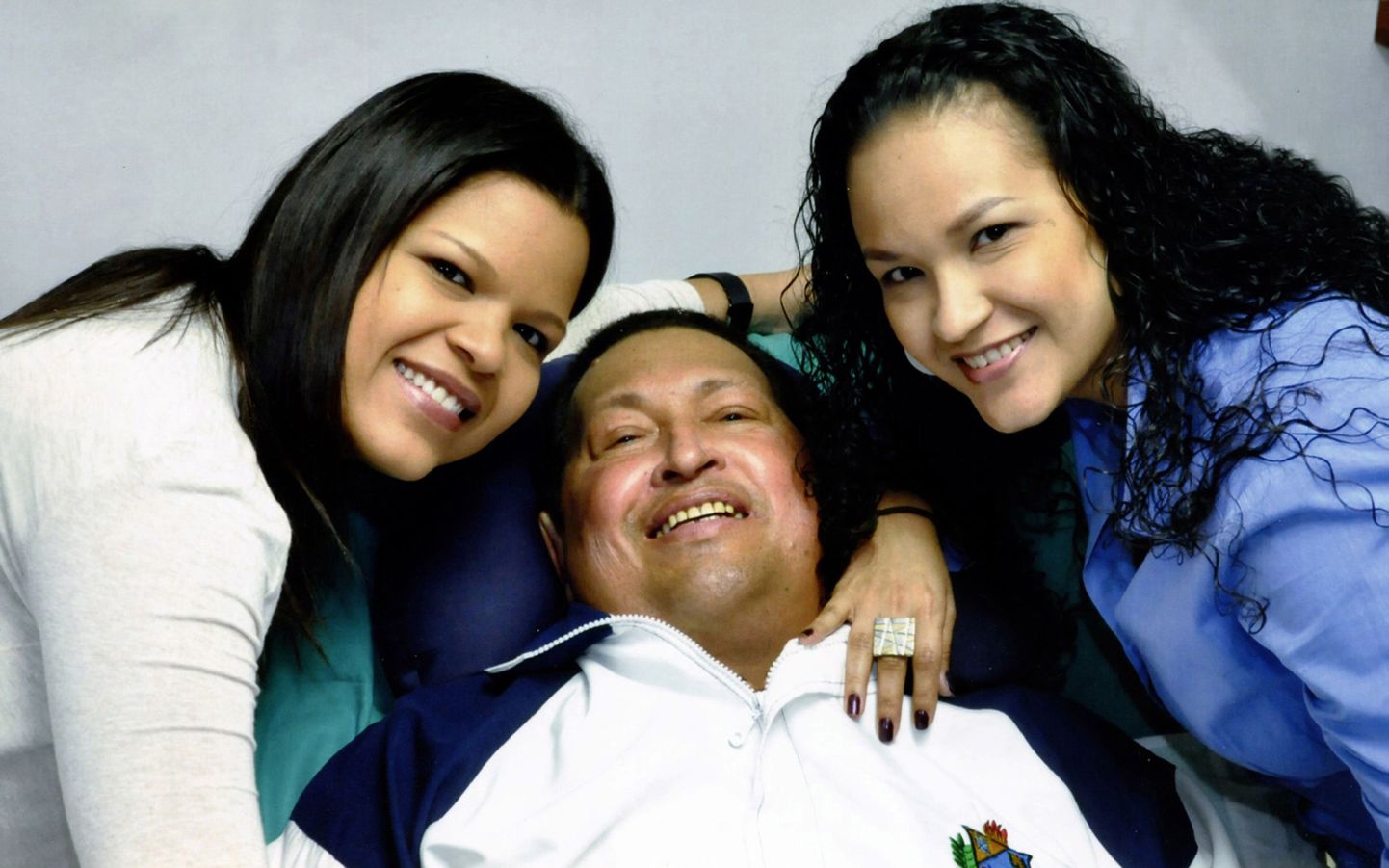 Venezuela president Hugo Chavez koos tütardega