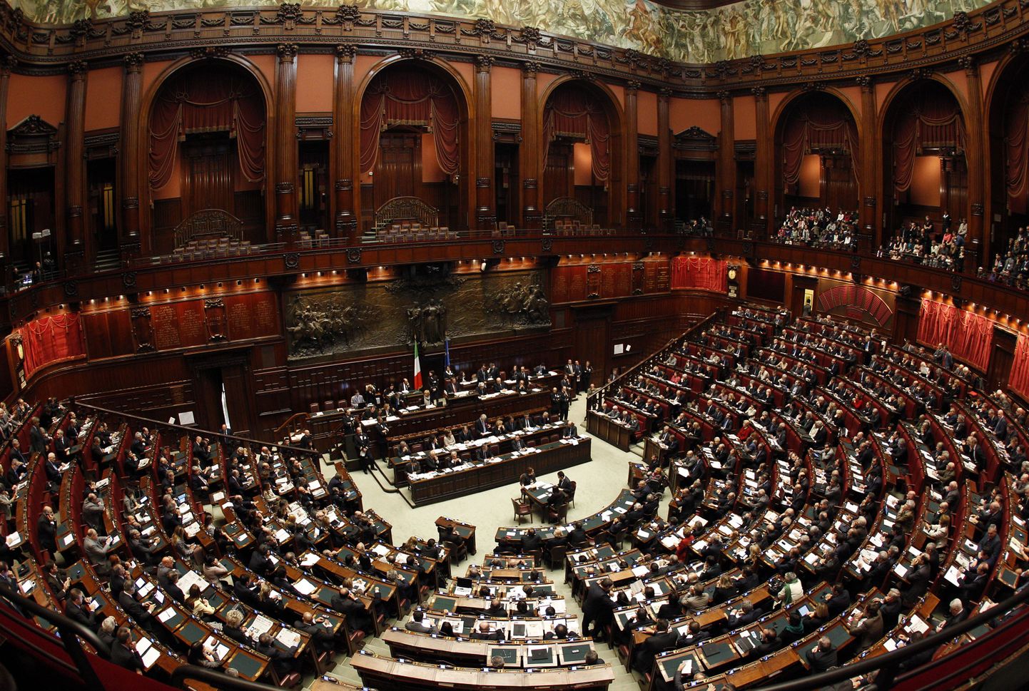 Itaalia parlamendisaadikud teenivad väga hästi. Fotol Itaalia senati alamkoda