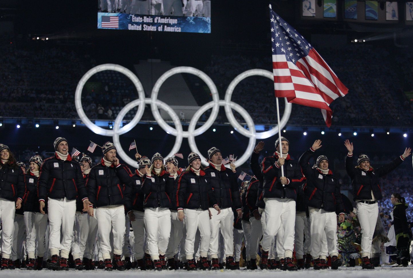 Сборная США во время церемонии открытия Олимпийских игр.