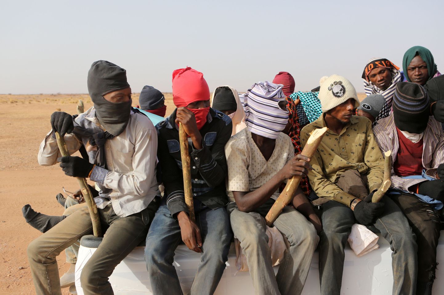 Migrandid sõitmas läbi Sahhara kõrbe Liibüa suunas.