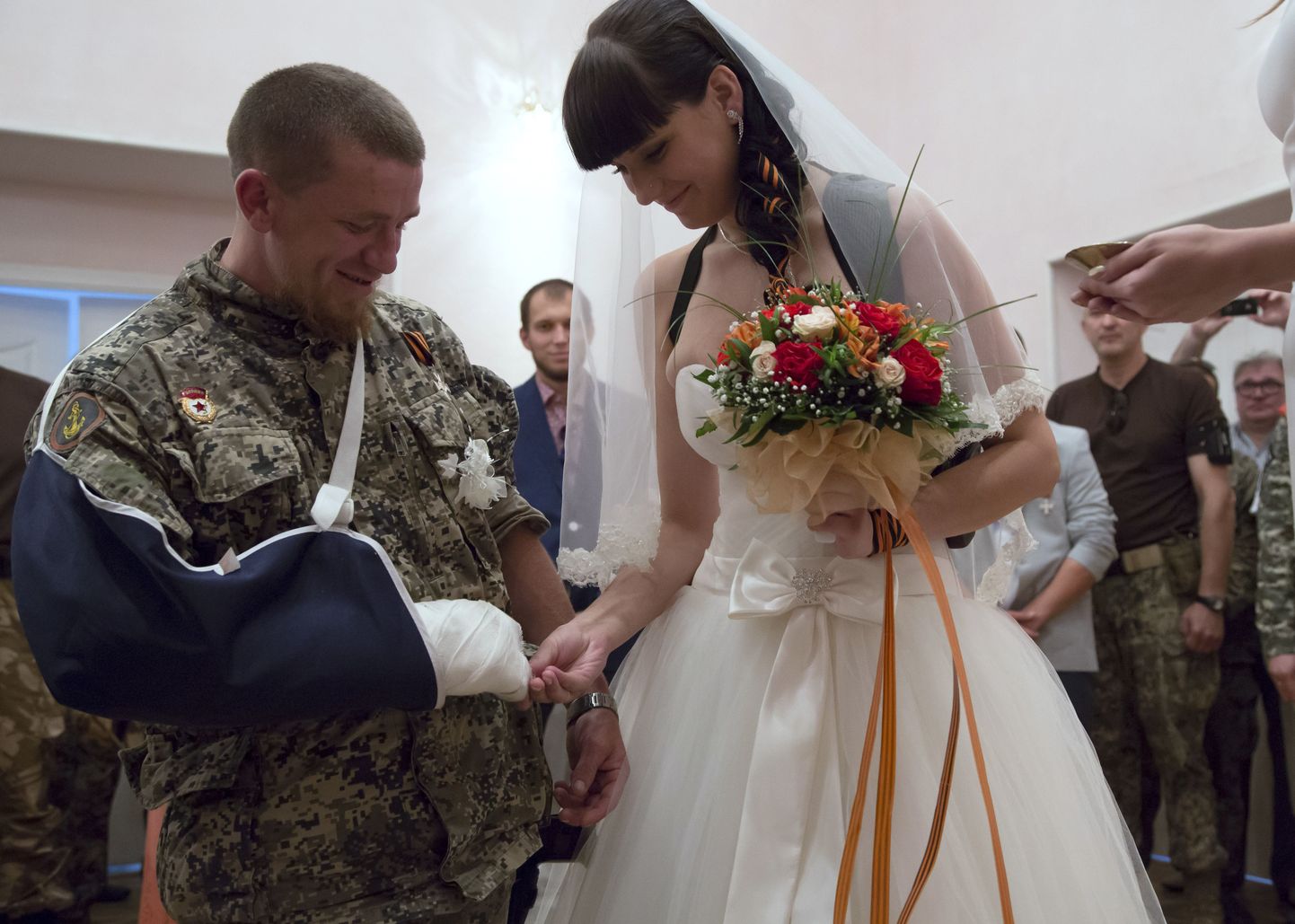Donetskis abiellusid täna separatistide komandör Arsen Pavlov ja tema kallim Jelena Kolenkina.