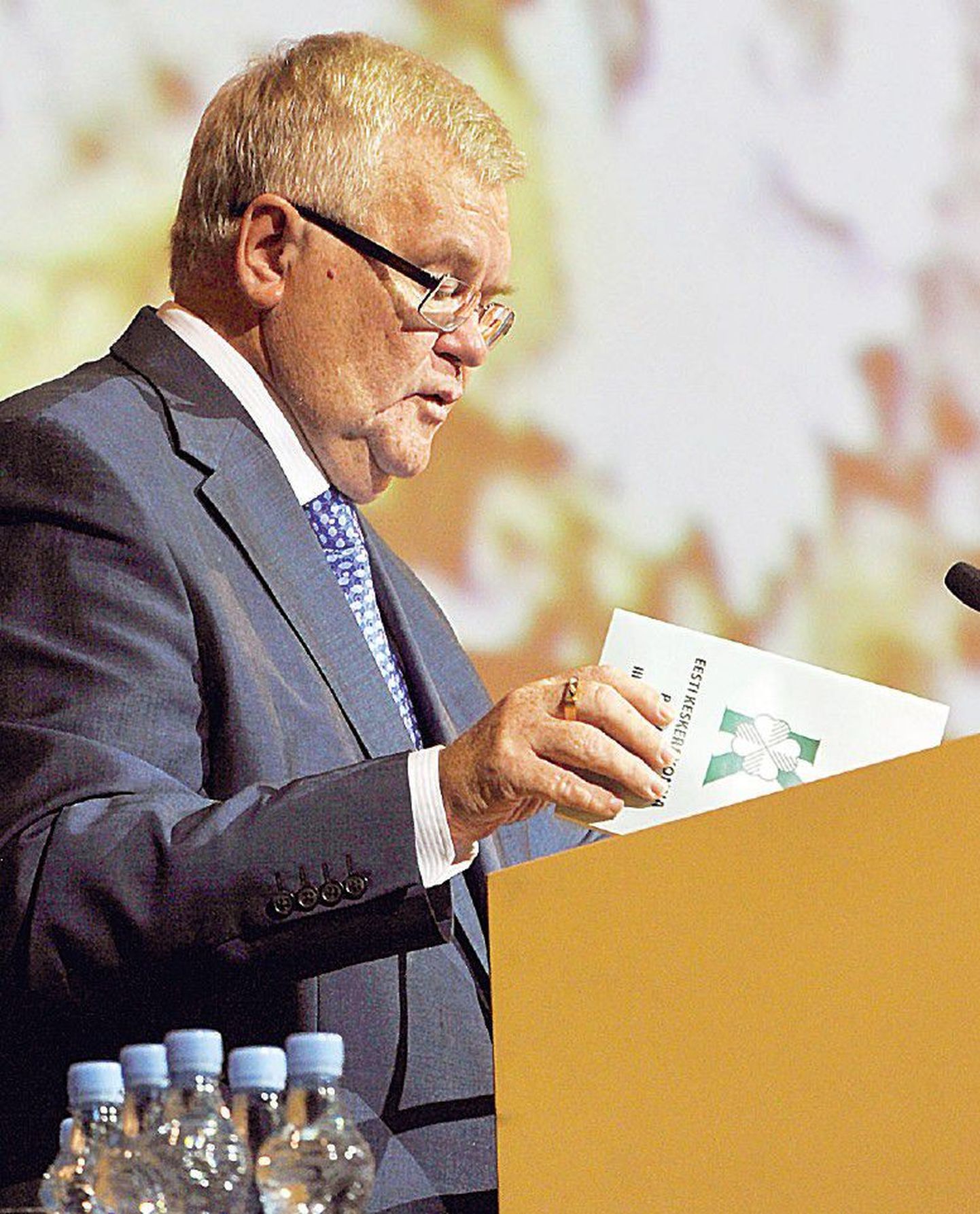 Мэр Таллинна Эдгар Сависаар является главным инициатором созыва Форума местных самоуправлений.
