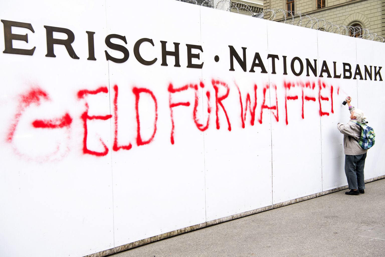 86-aastane Louise Schneider «Geld Für Waffen tötet»