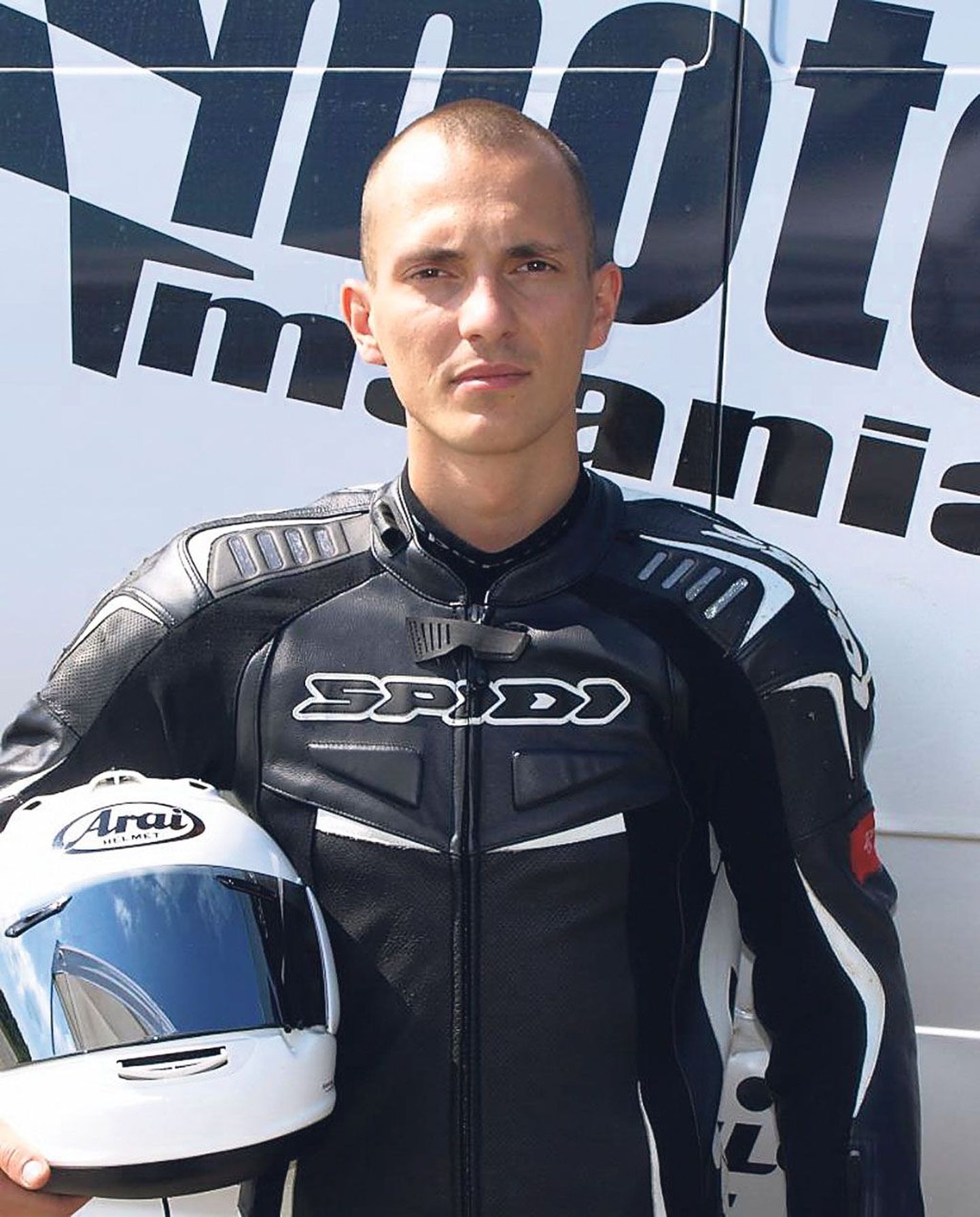Pärnumaalt pärit Kristian Beljaev juhib SuperStock-klassi mootorratturite Eesti meistrivõistlusi.