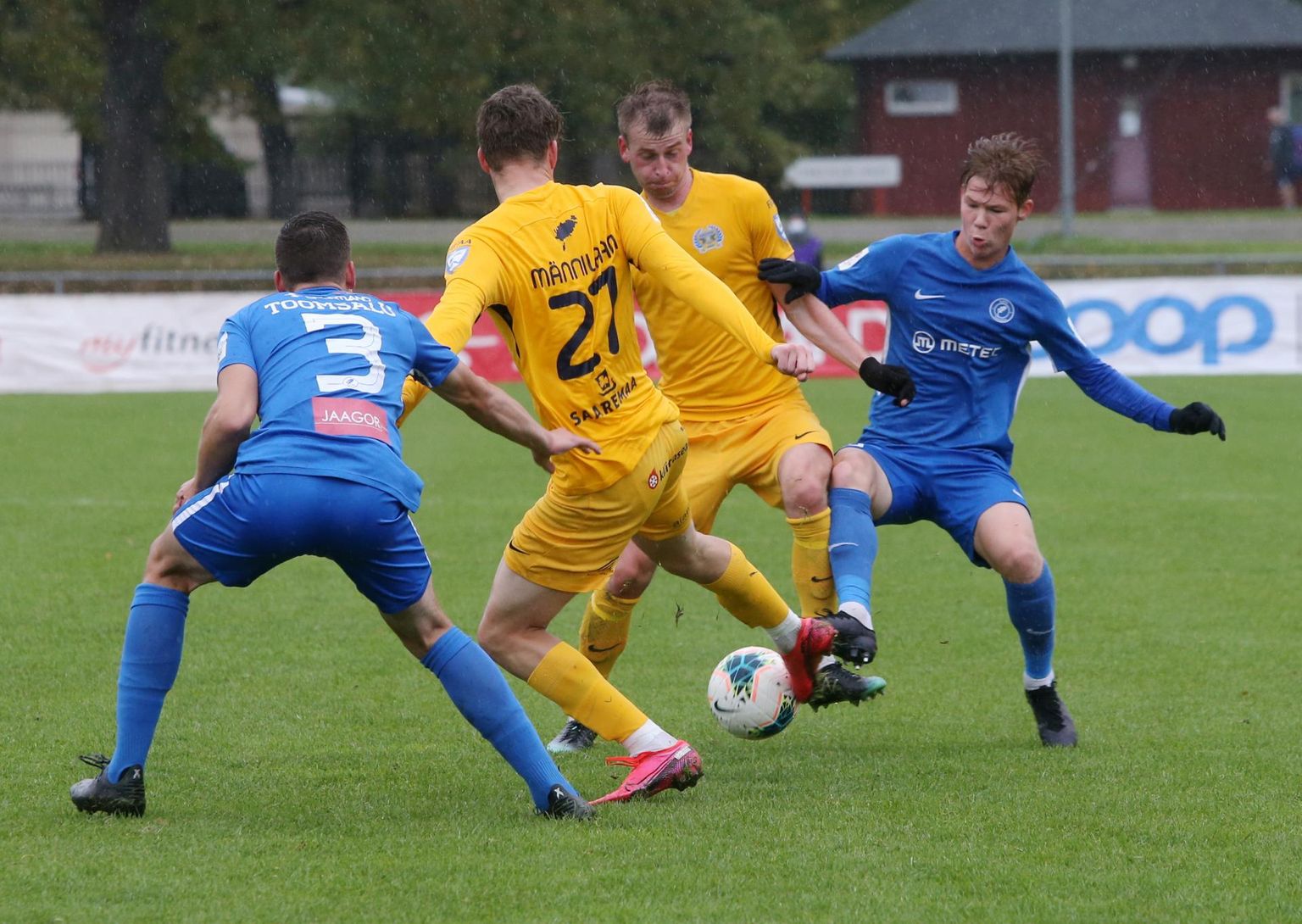 Tartu Tammeka (sinises) kaotas laupäeval võõrsil FCI Levadiale 2:3.
