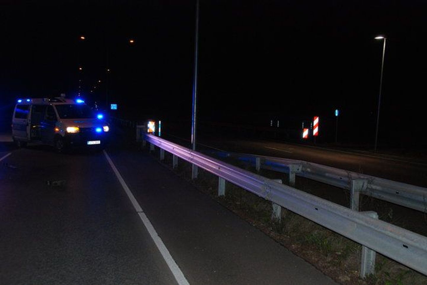 Tartu külje all Räpina maanteel juhtus eelmisel teisipäeval õnnetus jalakäijaga, kes astus pimedal ajal vales kohas sõiduteele.