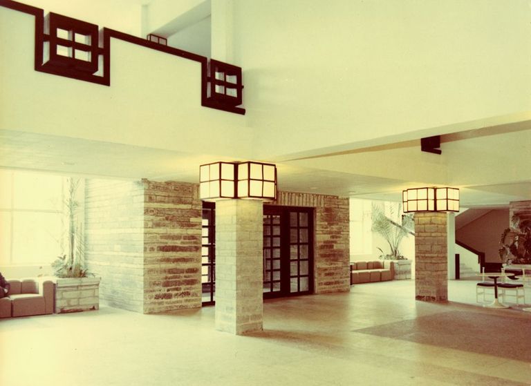 Paide kultuurimaja (arhitekt Hans Kõll, valmimisaasta 1987)