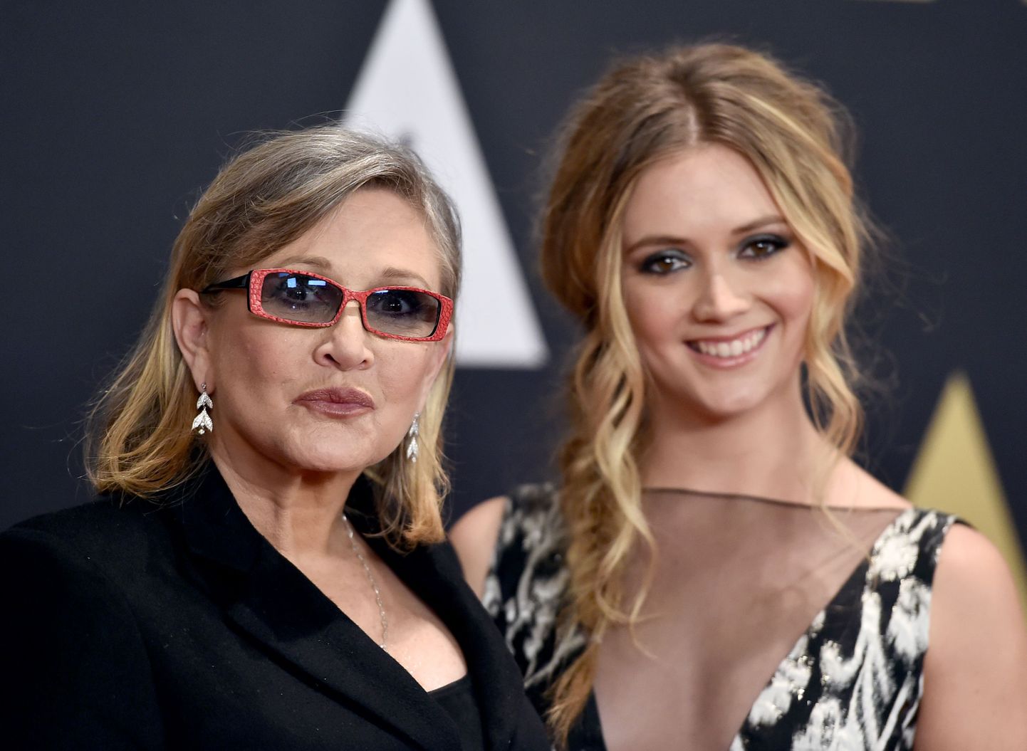 Carrie Fisher (vasakul) koos tütre Billie Catherine Lourd'iga, kel olla samuti filmis väike roll mängida.
