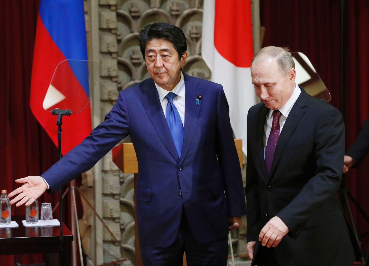 Премьер-министр Японии Синдзо Абэ и президент России Владимир Путин.