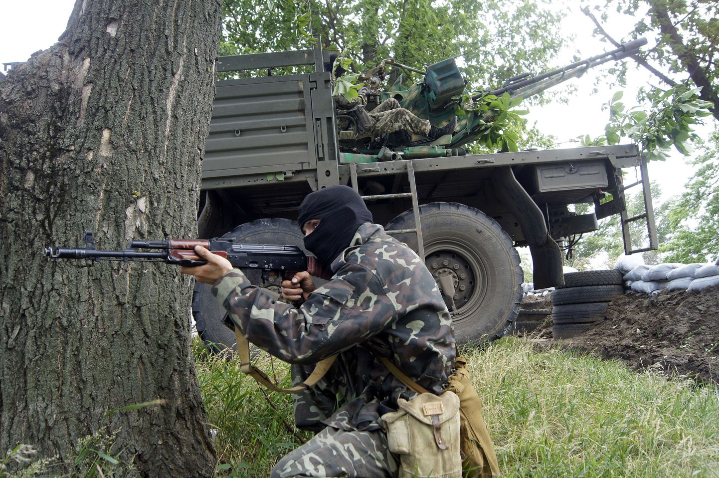 Подразделение сепаратистов близ Славянска (03.06.2014).